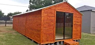 Log homes and Wendy houses for sale