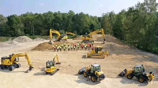 Forklift,reach Truck,p.p.t ,excavator,dump Truckand More Courses Call 0735879954