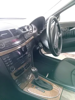 Mercedes-Benz E350 Avantgarde – Clean Luxury Project Car