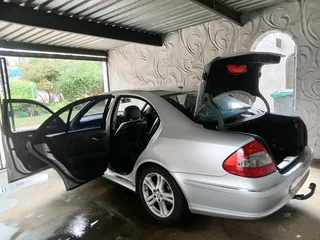 Mercedes-Benz E350 Avantgarde – Clean Luxury Project Car