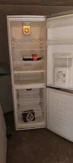 Fridge repairs and regasing R450
