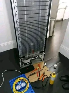 Fridge repairs and regasing R450