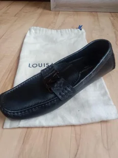 LOUIS VUITTON MEN&#39;S LEATHER LOAFERS