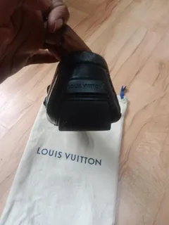 LOUIS VUITTON MEN&#39;S LEATHER LOAFERS