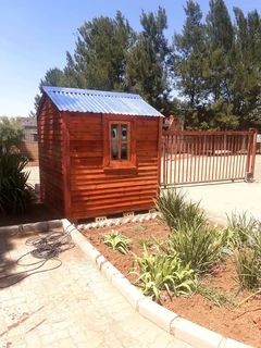 M  C  V wenday house