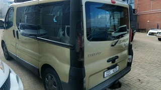 Renault Trafic DC100 1.9 TDi 9 Seater Bus 6 speed Manual R 139000