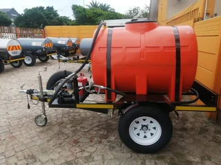 1000 LITER DIESEL/WATER TRAILER / BOWSER / MINI TANKER