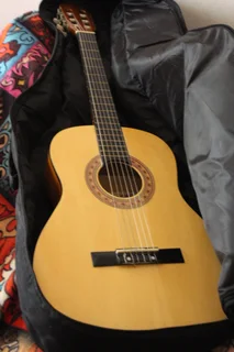 Starfire Classical Guitar with soft carry case