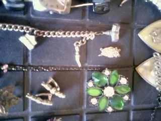 Antique ladies jewelry
