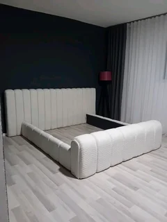 Overlapping headboard