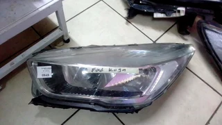 Am selling ford kuga headlight