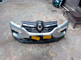 Am selling Renault kwid complete bumper