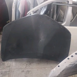 Am selling toyota Auris bonnet