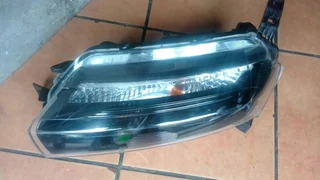 Am selling renault kwid headlight