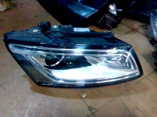 Am selling Audi Q5 headlight