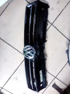 Am selling polo vivo grill