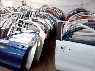 Am selling all kind of door