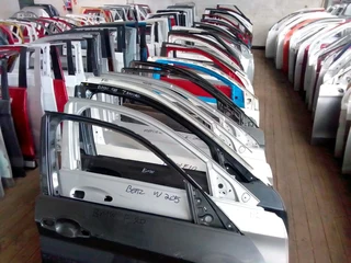 Am selling all kind of door