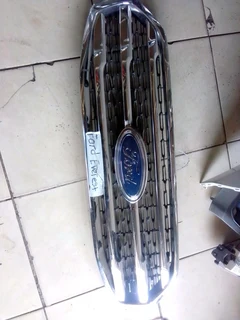 Am selling ford everest grill