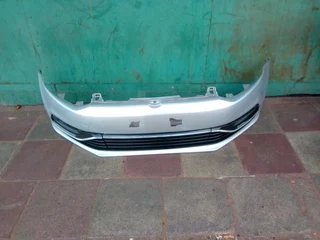 Am selling polo tsi front bumper