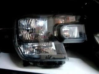 Am selling ford ranger t9 headlight