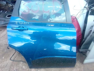 Am selling renault triber right side back door
