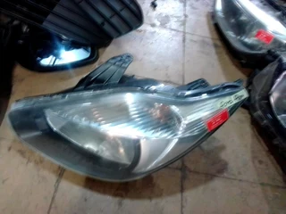 Am selling ford figo headlight