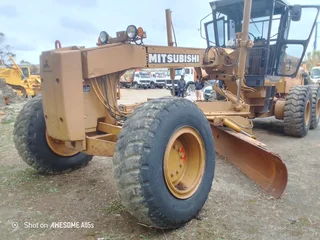 2007 Mitsubishi MG 460 grader for sale