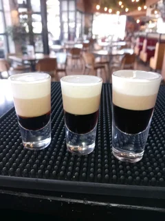 Looking for job as a Barista/Barman or Waitress