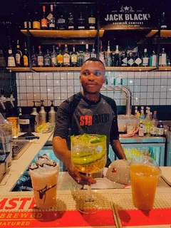 Looking for job as a Barista/Barman or Waitress