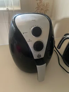 Air fryer and kettle combo