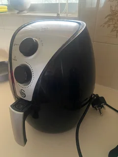 Air fryer and kettle combo