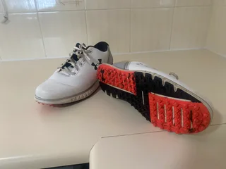 Golf shoes size 9