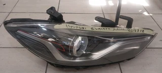 Hyundai Elantra 2017-2018 Xenon Headlight Rhs