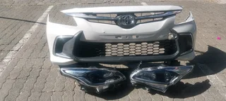 TOYOTA STARLET 2023 HEADLIGHTS AND COMPLETE FRONT BUMPER