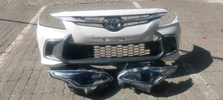 TOYOTA STARLET 2023 HEADLIGHTS AND COMPLETE FRONT BUMPER