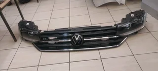 VW T-CROSS HEADLIGHTS AND FRONT GRILL