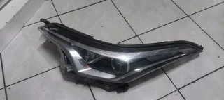 TOYOTA C-HR 2017-2019 HEADLIGHT LHS AVAILABLE