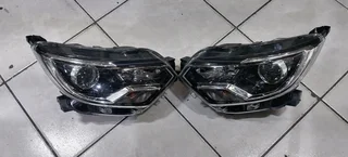 Renault Triber L/rhs Headlights Available