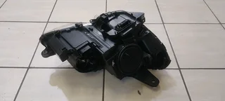 MERCEDES BENZ W204 C-CLASS PREFACE XENON LHS HEADLIGHT AVAILABLE