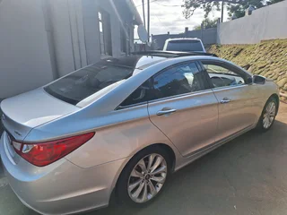 2011 Hyundai Sonata AUTO R85000 neg or swap for suv or bakkie