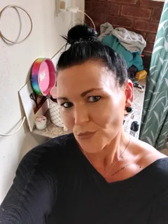 Hi im Tamm and really desperately  looking for work