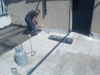 Roof Leaks?rusty?faded Colours?Pealing Paint?damp Walls?...Call Vusi 083 339 4598