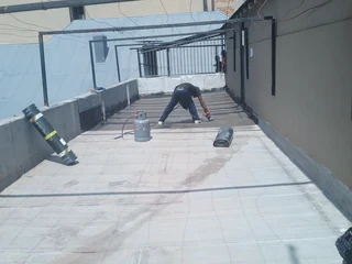 Roof Leaks?rusty?faded Colours?Pealing Paint?damp Walls?...Call Vusi 083 339 4598