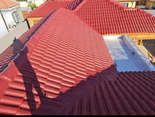 ROOF LEAKS REPAIRS, WATERPROOFING AND PAINTING..CALL VUSI 083 339 4598