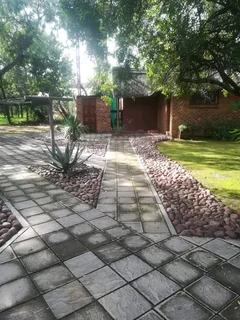 Hi everyone I&#39;m Andrew from Malawi I am looking garden job part-time my number 0676179000