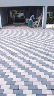 Tarring retaining walls