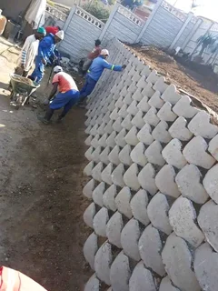 Tarring retaining walls