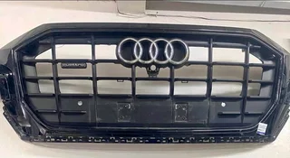 Audi Q8 grill available for sale clean and clean