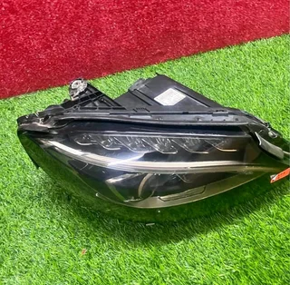 Mercedes Benz W205 single xenon headlight